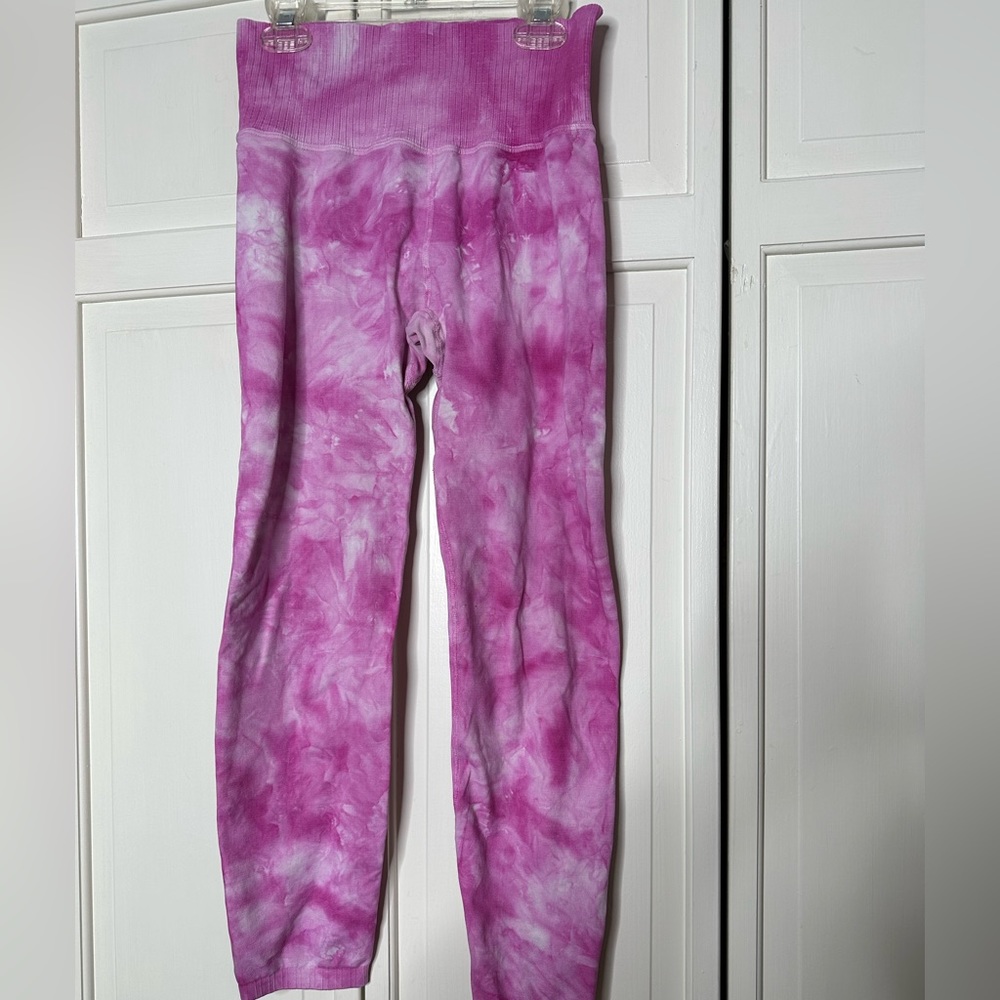 Free People Movement pink tie dye leggings!